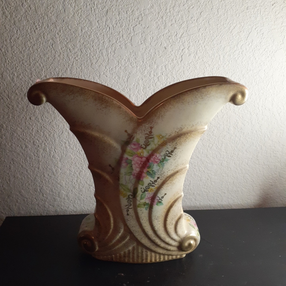 EXQUISITE VTG Abingdon Pottery 9" Handpainted Fan Vase.